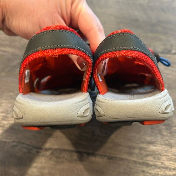 Columbia Boy’s size 2 Techsun Wave Red/Charcoal Gray Water Sandal - Picture 4 of 11